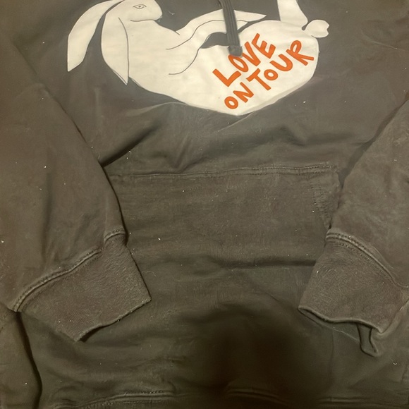 HARRY STYLES Bunny Love on Tour Sweatshirt - Picture 2 of 3